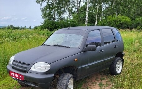 Chevrolet Niva I рестайлинг, 2003 год, 400 000 рублей, 1 фотография