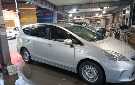 Toyota Prius Alpha I (ZVW40/41), 2014 год, 1 600 000 рублей, 3 фотография