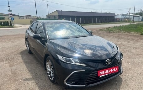 Toyota Camry, 2021 год, 2 550 000 рублей, 5 фотография