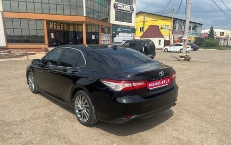 Toyota Camry, 2021 год, 2 550 000 рублей, 7 фотография