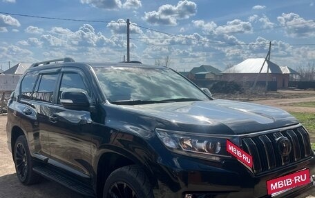 Toyota Land Cruiser Prado 150 рестайлинг 2, 2021 год, 7 000 000 рублей, 4 фотография