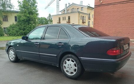 Mercedes-Benz E-Класс, 1996 год, 520 000 рублей, 4 фотография