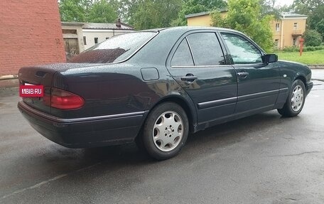 Mercedes-Benz E-Класс, 1996 год, 520 000 рублей, 5 фотография