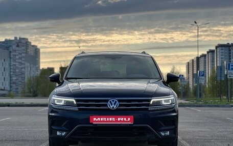 Volkswagen Tiguan II, 2017 год, 2 650 000 рублей, 2 фотография