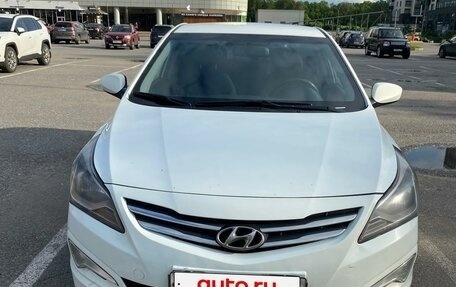 Hyundai Solaris II рестайлинг, 2015 год, 840 000 рублей, 2 фотография