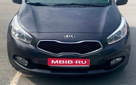 KIA cee'd III, 2014 год, 990 000 рублей, 2 фотография