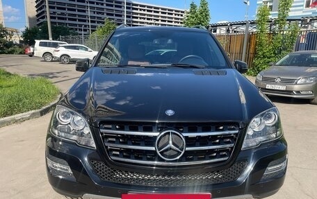 Mercedes-Benz M-Класс, 2011 год, 2 500 000 рублей, 2 фотография