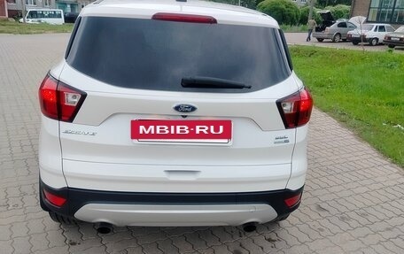 Ford Escape III, 2019 год, 1 950 000 рублей, 4 фотография