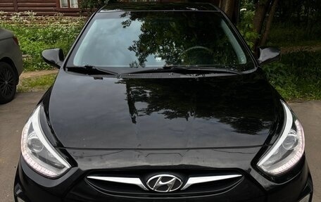 Hyundai Solaris II рестайлинг, 2013 год, 870 000 рублей, 2 фотография