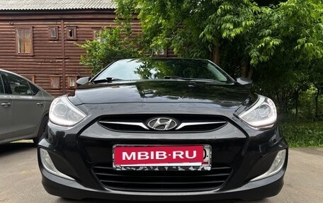 Hyundai Solaris II рестайлинг, 2013 год, 870 000 рублей, 3 фотография