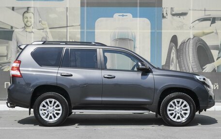 Toyota Land Cruiser Prado 150 рестайлинг 2, 2016 год, 3 999 000 рублей, 5 фотография