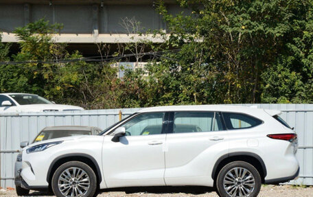 Toyota Highlander, 2024 год, 5 490 000 рублей, 2 фотография
