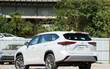 Toyota Highlander, 2024 год, 5 490 000 рублей, 3 фотография