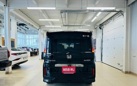 Honda Stepwgn IV, 2017 год, 2 549 900 рублей, 5 фотография