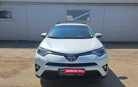 Toyota RAV4, 2018 год, 2 299 000 рублей, 2 фотография