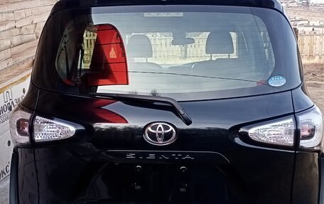 Toyota Sienta II, 2017 год, 1 458 000 рублей, 4 фотография