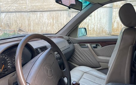 Mercedes-Benz C-Класс, 1993 год, 150 000 рублей, 4 фотография