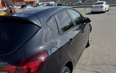 Opel Astra J, 2011 год, 560 000 рублей, 3 фотография