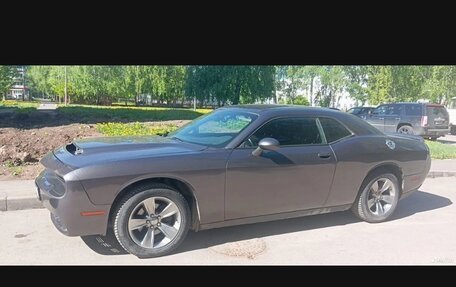 Dodge Challenger III рестайлинг 2, 2020 год, 2 000 000 рублей, 2 фотография