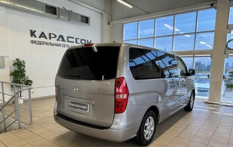 Hyundai H-1 II рестайлинг, 2013 год, 1 950 000 рублей, 2 фотография
