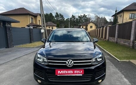 Volkswagen Touareg III, 2011 год, 1 990 000 рублей, 3 фотография