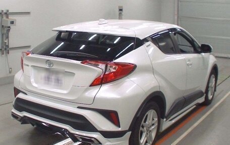 Toyota C-HR I рестайлинг, 2022 год, 1 520 000 рублей, 2 фотография