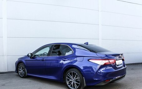 Toyota Camry, 2021 год, 3 600 000 рублей, 6 фотография