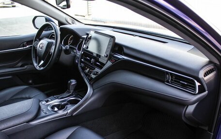 Toyota Camry, 2021 год, 3 600 000 рублей, 12 фотография