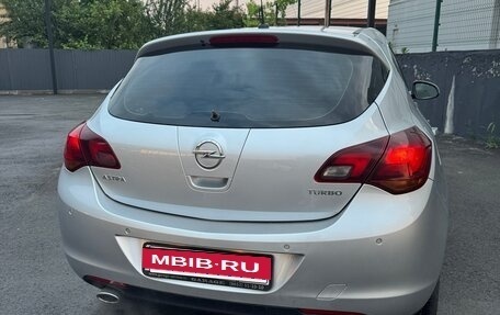 Opel Astra J, 2011 год, 670 000 рублей, 4 фотография