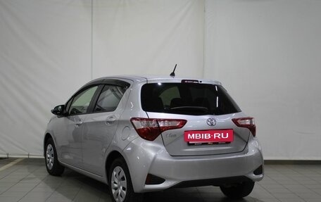 Toyota Vitz, 2018 год, 1 185 000 рублей, 8 фотография