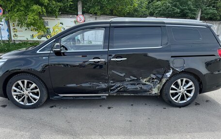 KIA Carnival III, 2019 год, 1 700 000 рублей, 4 фотография