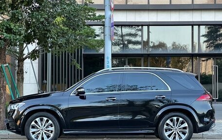Mercedes-Benz GLE, 2022 год, 6 600 000 рублей, 2 фотография
