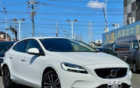 Volvo V40 II рестайлинг, 2019 год, 1 500 111 рублей, 3 фотография