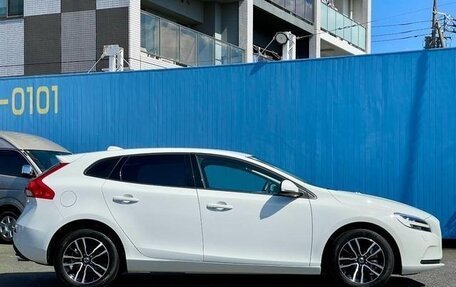Volvo V40 II рестайлинг, 2019 год, 1 500 111 рублей, 4 фотография