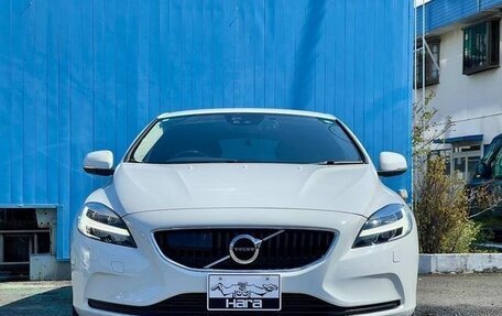 Volvo V40 II рестайлинг, 2019 год, 1 500 111 рублей, 2 фотография