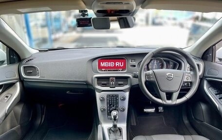 Volvo V40 II рестайлинг, 2019 год, 1 500 111 рублей, 10 фотография
