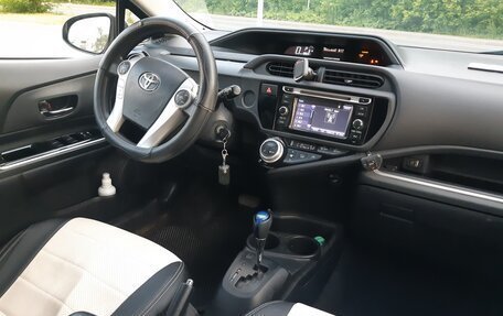 Toyota Prius c I, 2016 год, 1 200 000 рублей, 7 фотография