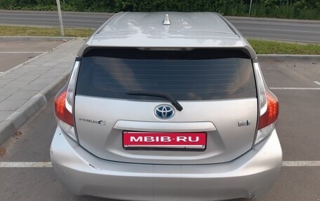 Toyota Prius c I, 2016 год, 1 200 000 рублей, 6 фотография