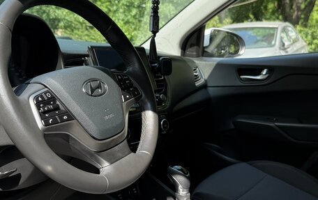 Hyundai Solaris II рестайлинг, 2021 год, 1 650 000 рублей, 6 фотография