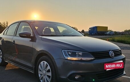 Volkswagen Jetta VI, 2011 год, 850 000 рублей, 3 фотография