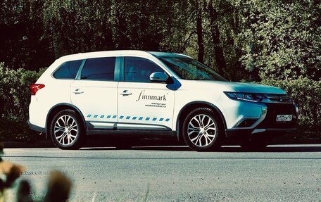 Mitsubishi Outlander III рестайлинг 3, 2017 год, 1 625 000 рублей, 7 фотография