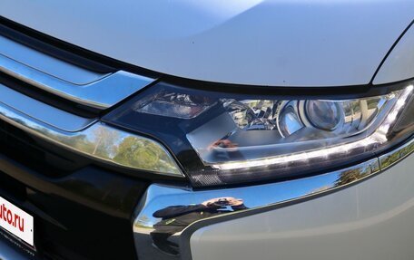 Mitsubishi Outlander III рестайлинг 3, 2017 год, 1 625 000 рублей, 10 фотография
