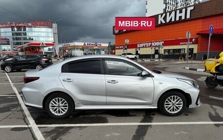 KIA Rio IV, 2018 год, 980 000 рублей, 2 фотография