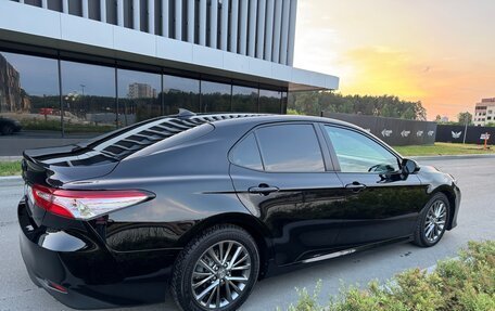Toyota Camry, 2019 год, 3 300 000 рублей, 2 фотография