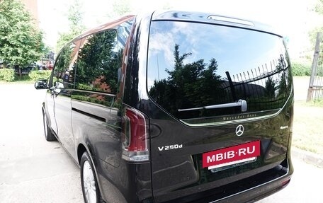 Mercedes-Benz V-Класс, 2021 год, 7 080 000 рублей, 4 фотография