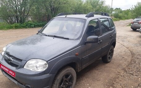 Chevrolet Niva I рестайлинг, 2004 год, 220 000 рублей, 1 фотография