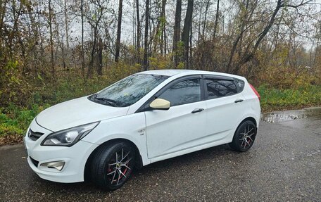 Hyundai Solaris II рестайлинг, 2014 год, 600 000 рублей, 1 фотография