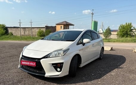 Toyota Prius, 2013 год, 1 450 000 рублей, 1 фотография