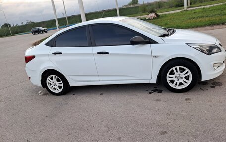 Hyundai Solaris II рестайлинг, 2015 год, 849 000 рублей, 1 фотография