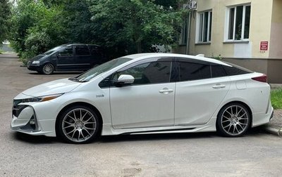 Toyota Prius IV XW50, 2017 год, 2 500 000 рублей, 1 фотография